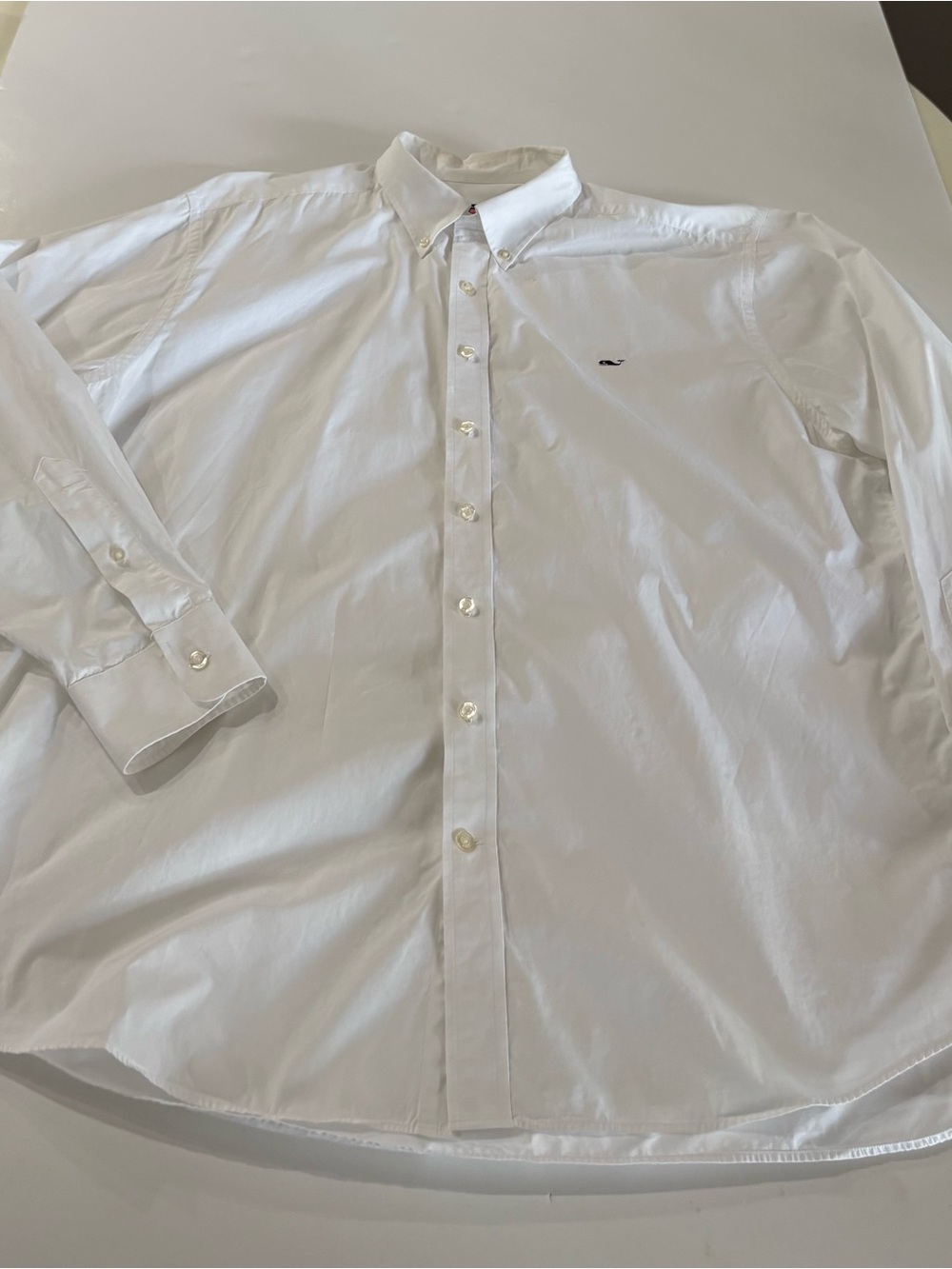 Vineyard Vines Men's White Button-Down Dress Shirt with Whale Logo